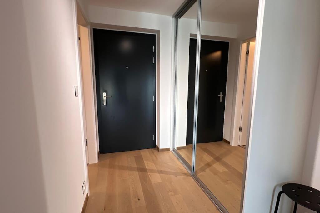 ブラチスラヴァThe First Skyscraper In Slovakiaアパートメント エクステリア 写真
