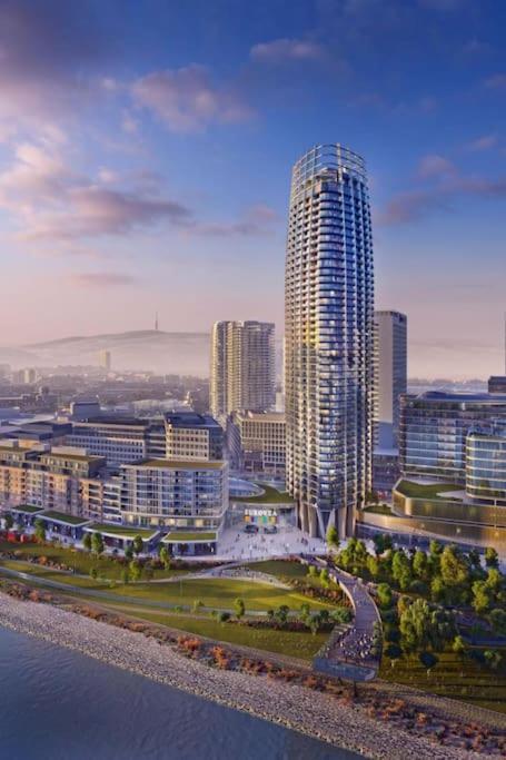 ブラチスラヴァThe First Skyscraper In Slovakiaアパートメント エクステリア 写真